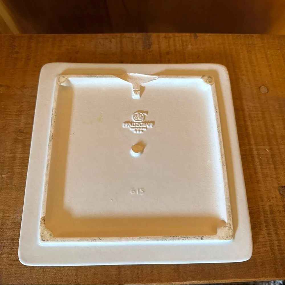 Pfaltzgraff Yorktowne Trivet/Hot Plate Cream with Blue